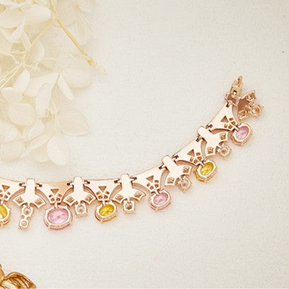 Close-up of royal blossom symphony necklace showing back structure detail in 18K gold